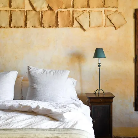 La Maison Des Chapitres Bed & Breakfast