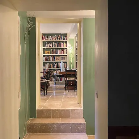 La Maison Des Chapitres Bed & Breakfast