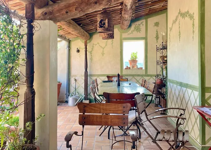 לינה וארוחת בוקר La Maison Des Chapitres *