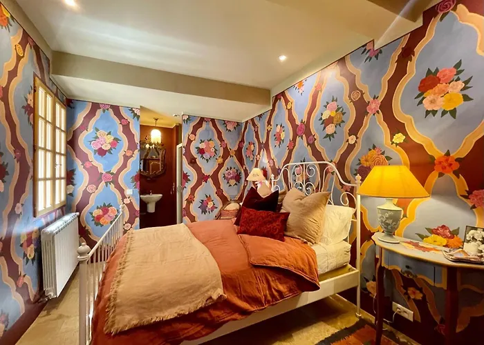 La Maison Des Chapitres לינה וארוחת בוקר *